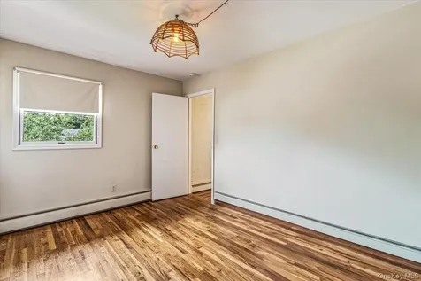10 Clemson Lane Woodbury NY 11797