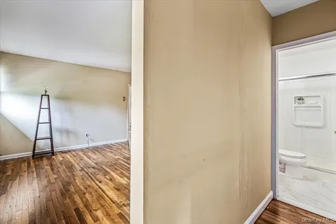 10 Clemson Lane Woodbury NY 11797