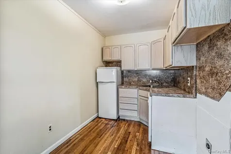 10 Clemson Lane Woodbury NY 11797