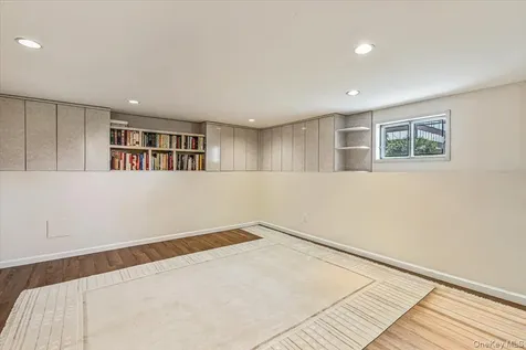 10 Clemson Lane Woodbury NY 11797