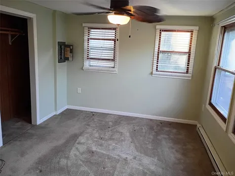 89 Village Circle W Manorville NY 11949