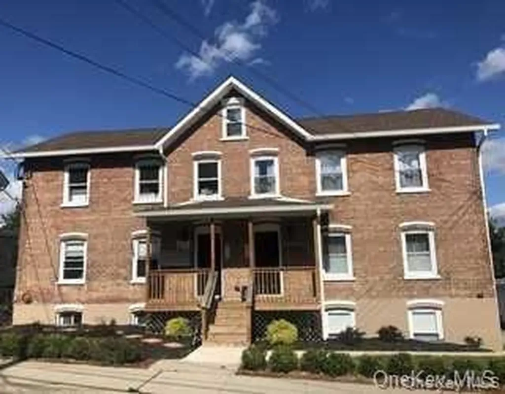 374 Verplanck Avenue Beacon NY 12508