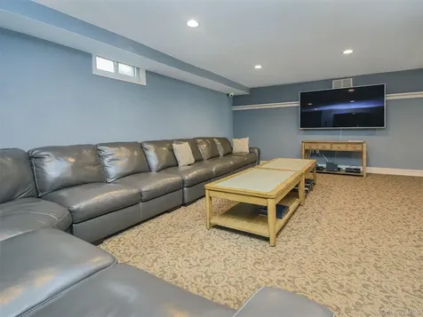 84U Glen Keith Road Glen Cove NY 11542