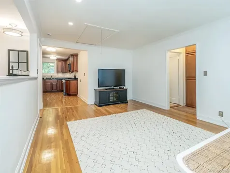 84U Glen Keith Road Glen Cove NY 11542
