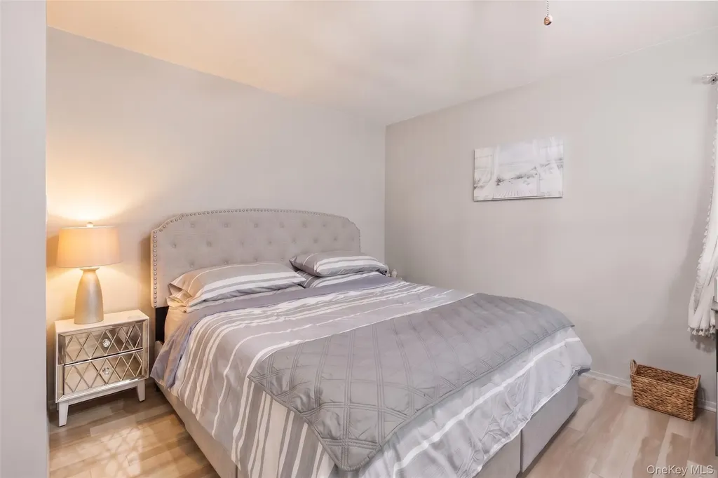 4 Erlwein Court Massapequa NY 11758