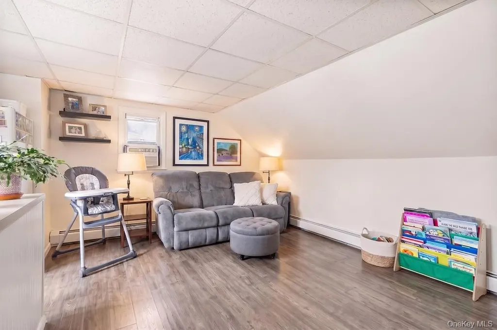 4 Erlwein Court Massapequa NY 11758