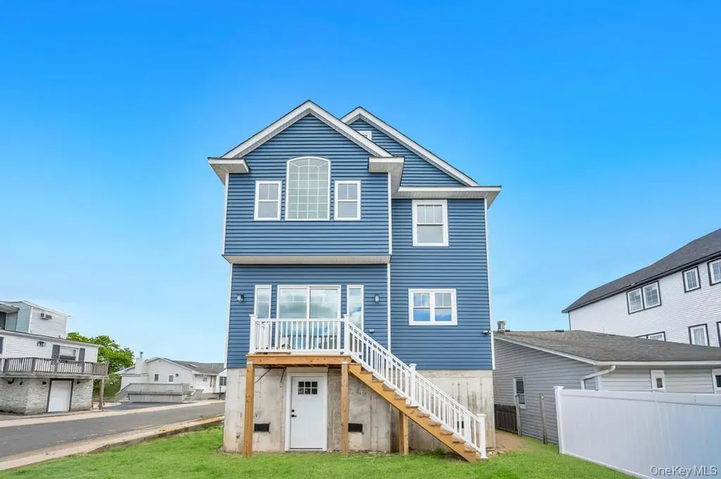 10 8th Avenue East Rockaway NY 11518