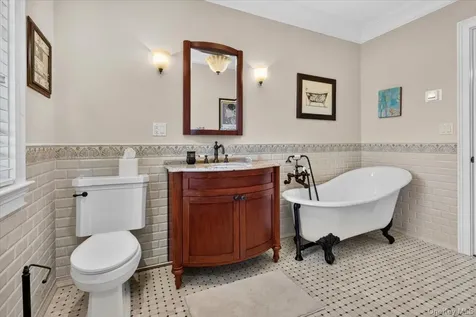 81 Montgomery Boulevard Atlantic Beach NY 11509