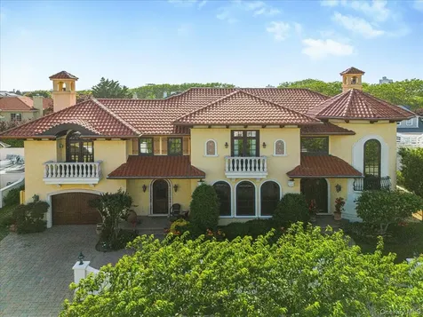 81 Montgomery Boulevard Atlantic Beach NY 11509