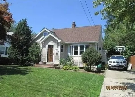 6 Dawes Avenue Syosset NY 11791