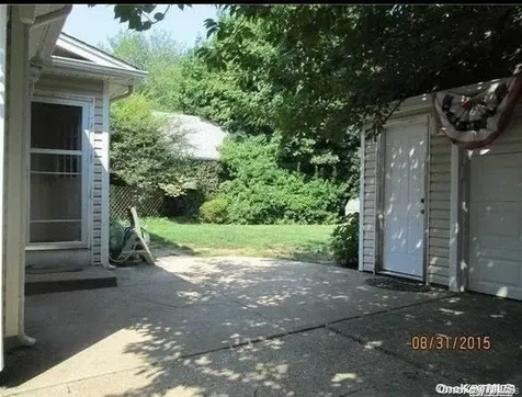 6 Dawes Avenue Syosset NY 11791