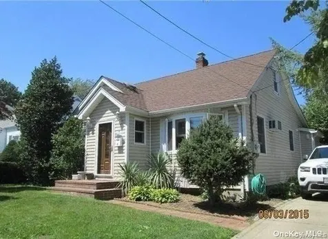 6 Dawes Avenue Syosset NY 11791