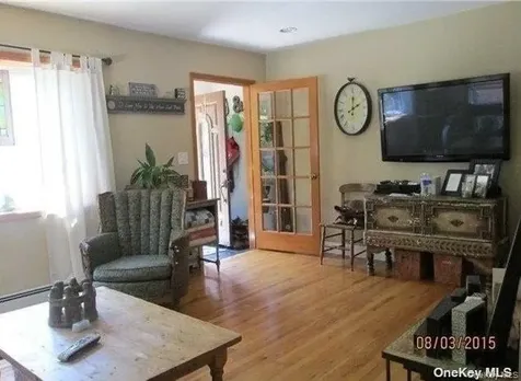 6 Dawes Avenue Syosset NY 11791