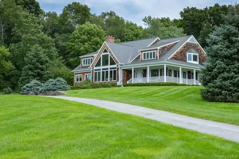 72 N Mabbettsville Road Millbrook NY 12545