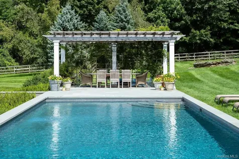 72 N Mabbettsville Road Millbrook NY 12545