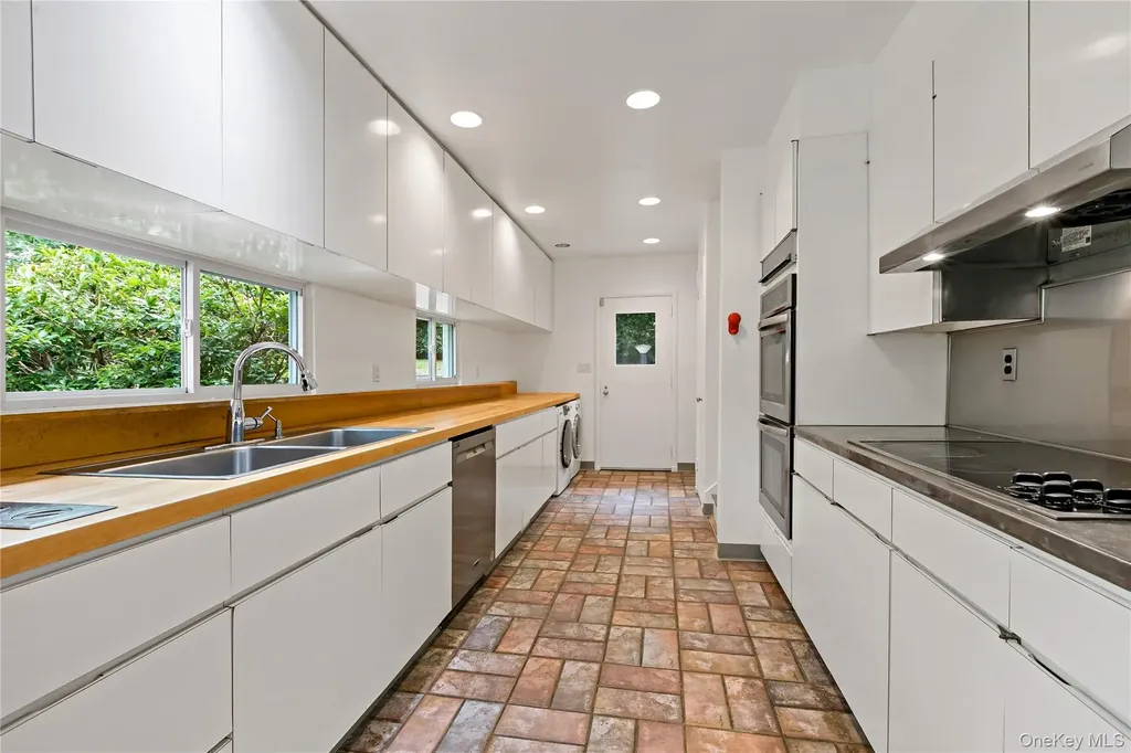 3 Tory Lane Scarsdale NY 10583