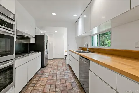 3 Tory Lane Scarsdale NY 10583