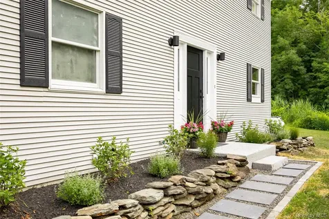 4 Cove Road Rhinebeck NY 12572
