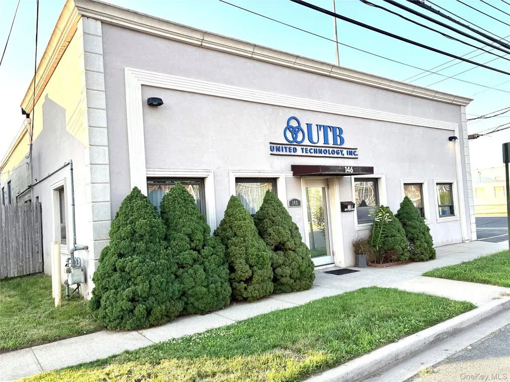 146 E 2nd Street Mineola NY 11501
