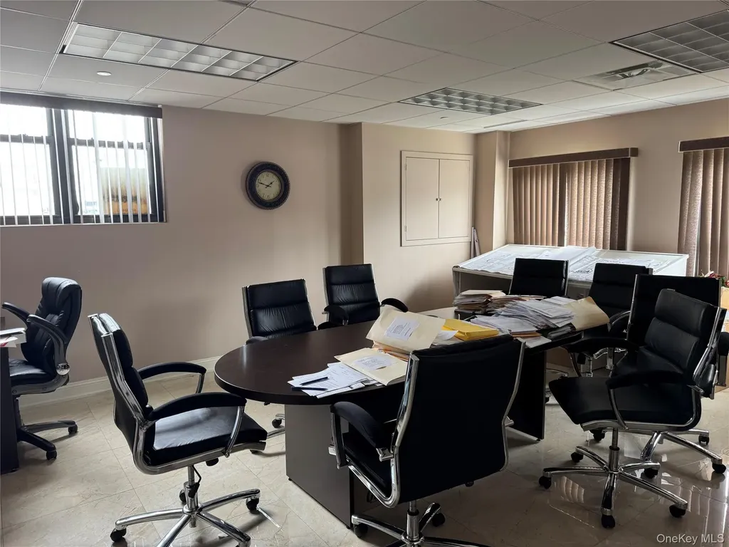 146 E 2nd Street Mineola NY 11501