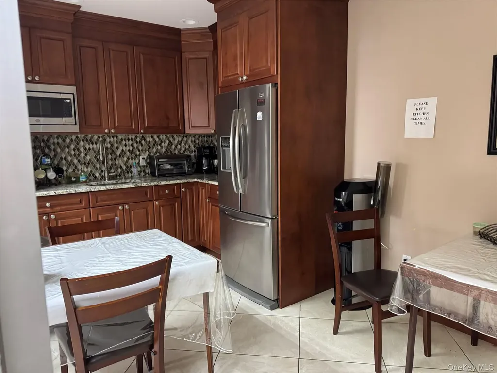 146 E 2nd Street Mineola NY 11501