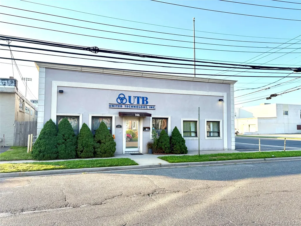 146 E 2nd Street Mineola NY 11501