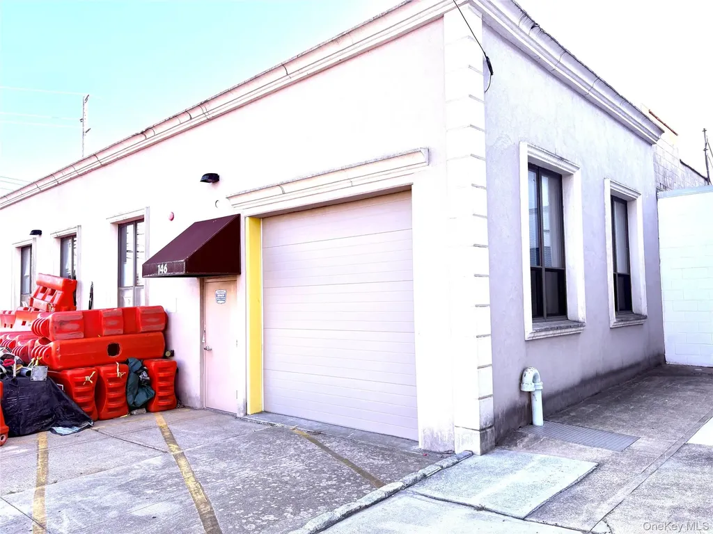 146 E 2nd Street Mineola NY 11501