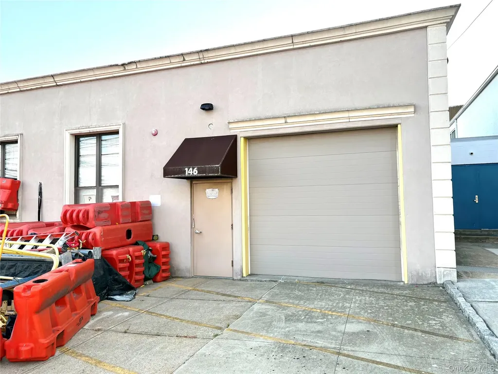 146 E 2nd Street Mineola NY 11501