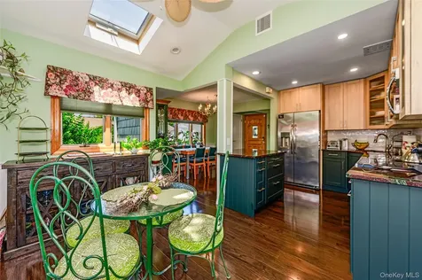 262 Rose Street Massapequa Park NY 11762