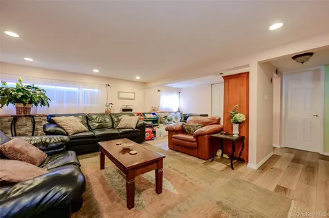 262 Rose Street Massapequa Park NY 11762