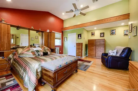262 Rose Street Massapequa Park NY 11762