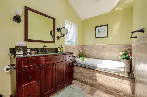 262 Rose Street Massapequa Park NY 11762
