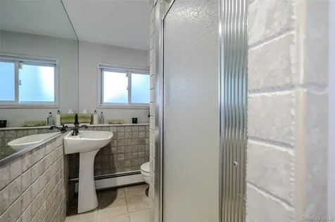 262 Rose Street Massapequa Park NY 11762