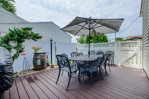 262 Rose Street Massapequa Park NY 11762