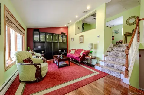 262 Rose Street Massapequa Park NY 11762