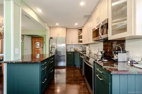 262 Rose Street Massapequa Park NY 11762