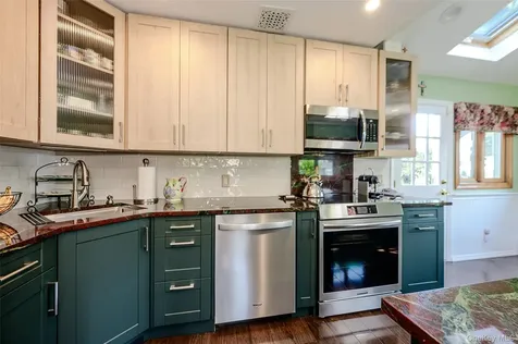 262 Rose Street Massapequa Park NY 11762