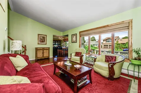 262 Rose Street Massapequa Park NY 11762