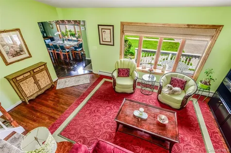 262 Rose Street Massapequa Park NY 11762