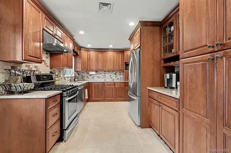 19 Lindy Drive Carmel NY 10512