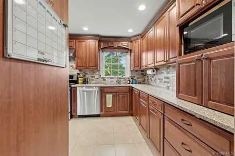 19 Lindy Drive Carmel NY 10512