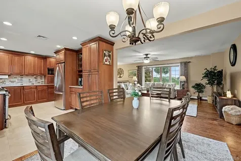 19 Lindy Drive Carmel NY 10512