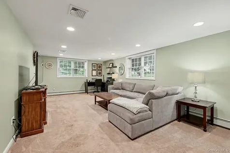 19 Lindy Drive Carmel NY 10512