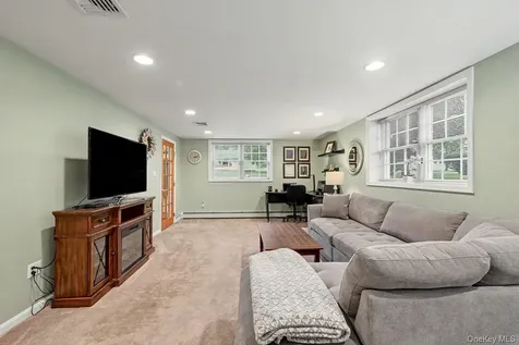 19 Lindy Drive Carmel NY 10512