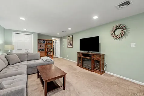 19 Lindy Drive Carmel NY 10512