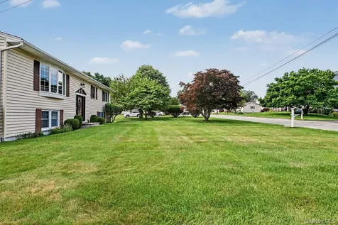 19 Lindy Drive Carmel NY 10512