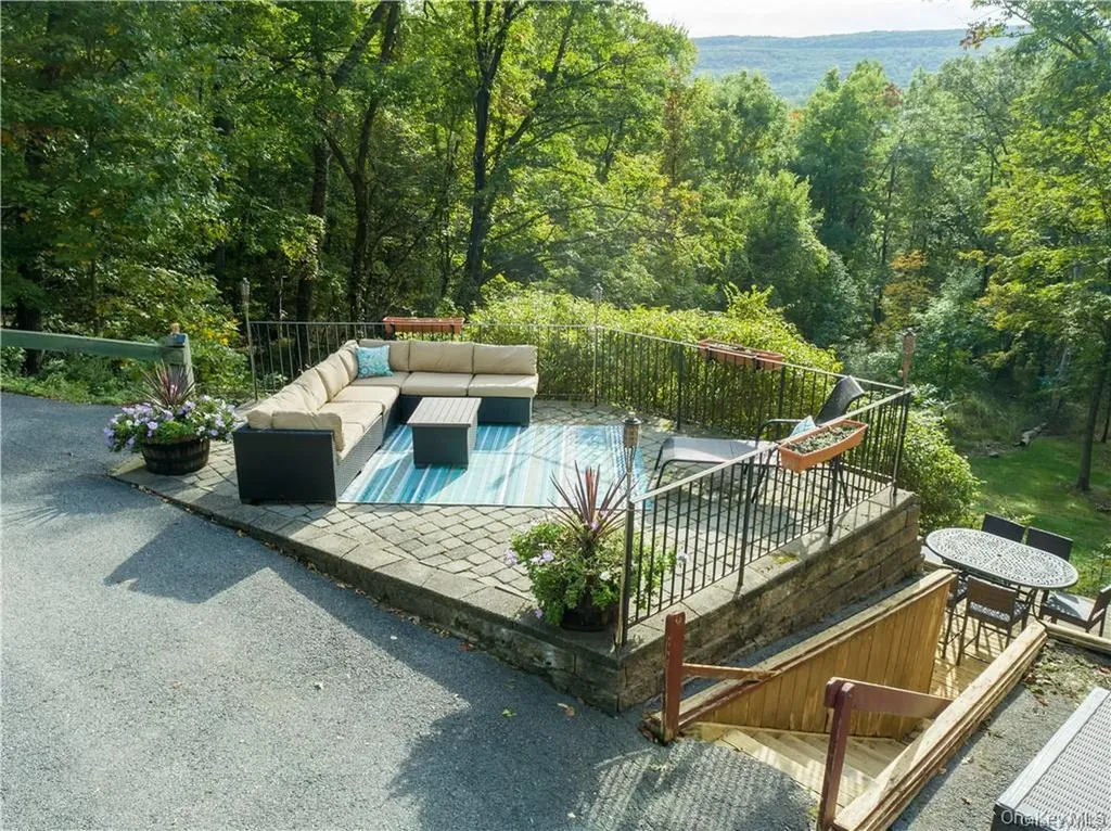 13 Kings Point Lane Washingtonville NY 10992