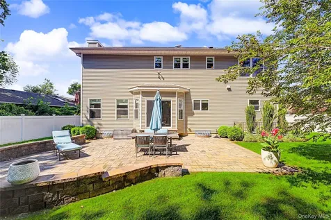 62 Georgia Drive Syosset NY 11791