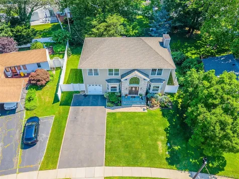 62 Georgia Drive Syosset NY 11791