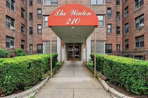 210 Martine Avenue White Plains NY 10601